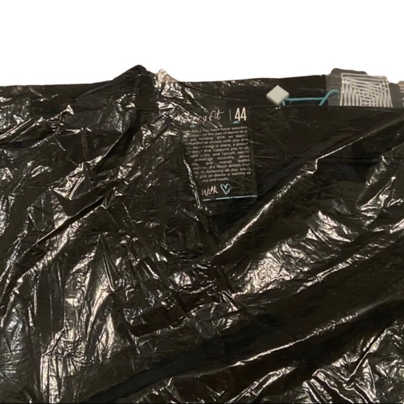 LULAROE SKINNY BLACK DENIM STRETCH JEANS - Picture 4 of 4